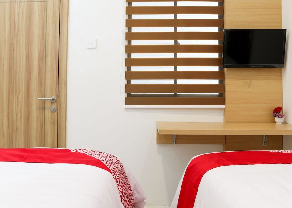 Паданг: Monalisa Residence And Cafe by OYO Rooms