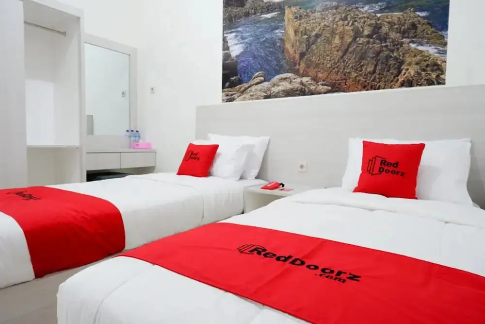 Матарам: Rich Hotel by RedDoorz
