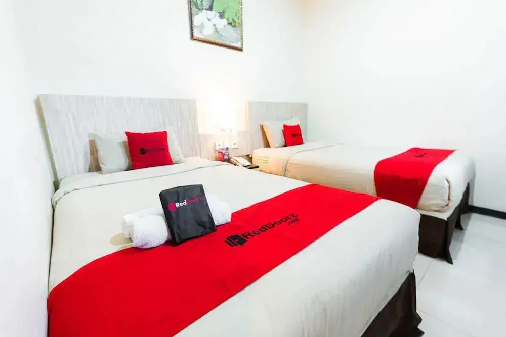 Reddoorz Plus Near Karebosi Area 3 — фото 1
