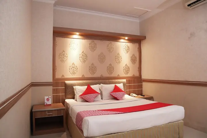 Пеканбару: Mona Plaza Hotel By OYO Rooms