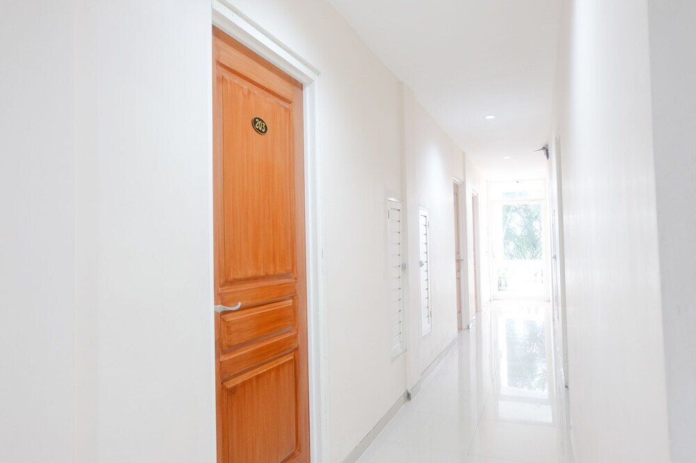 Маланг: Hasanah Guest House Syariah De Saphire by OYO Rooms