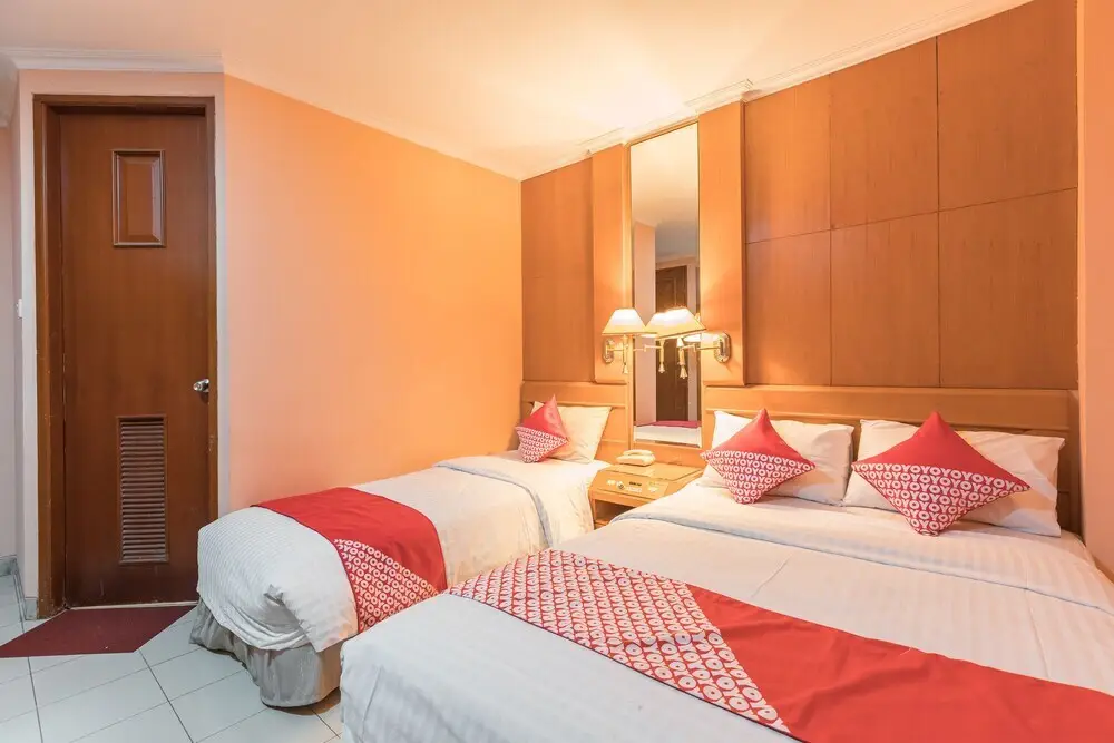 Джакарта: Hotel Capitol by OYO Rooms