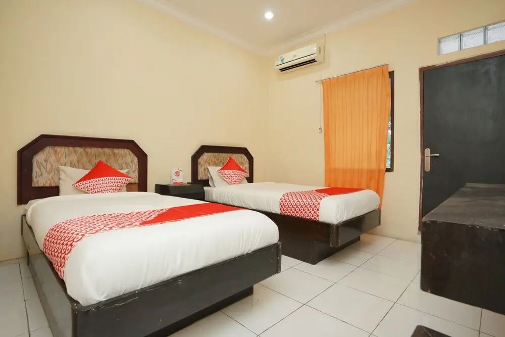 Проболинго: Female Guest House by OYO Rooms