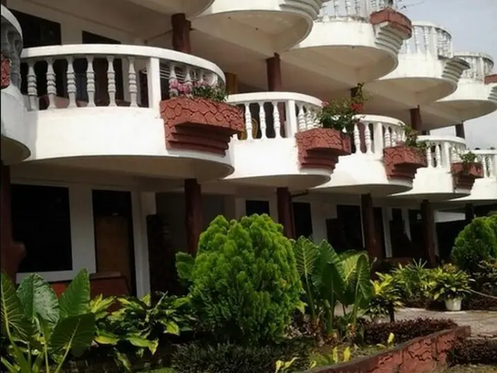 Озеро Тоба: Darma Agung Beach Hotel Parapat