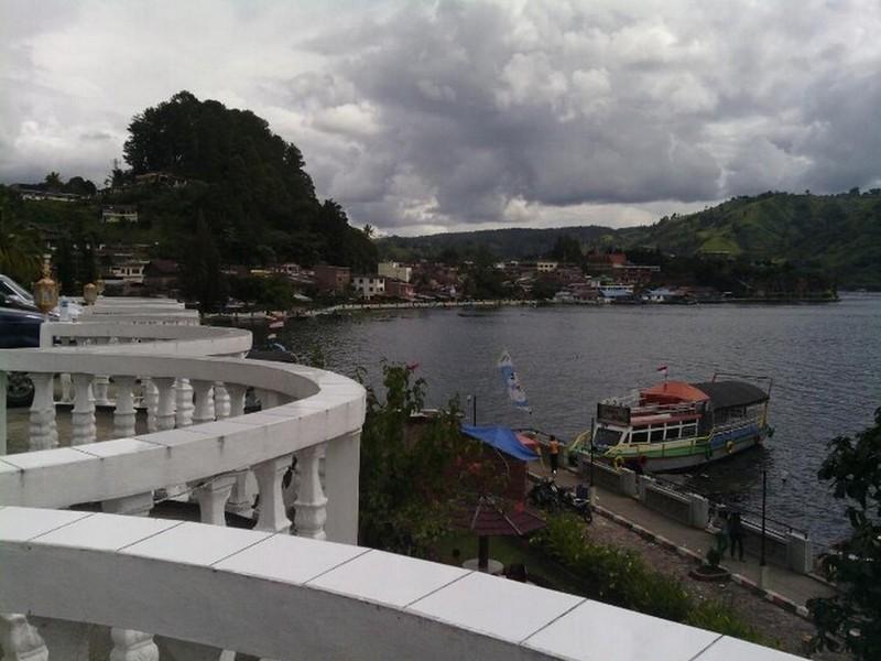 Darma Agung Beach Hotel Parapat — фото 1