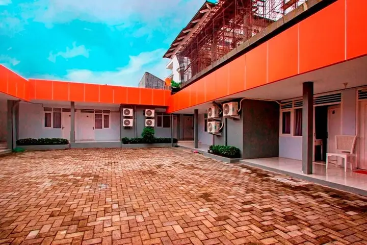 Депок: Puri Ratu Babarsari Syariah by RedDoorz