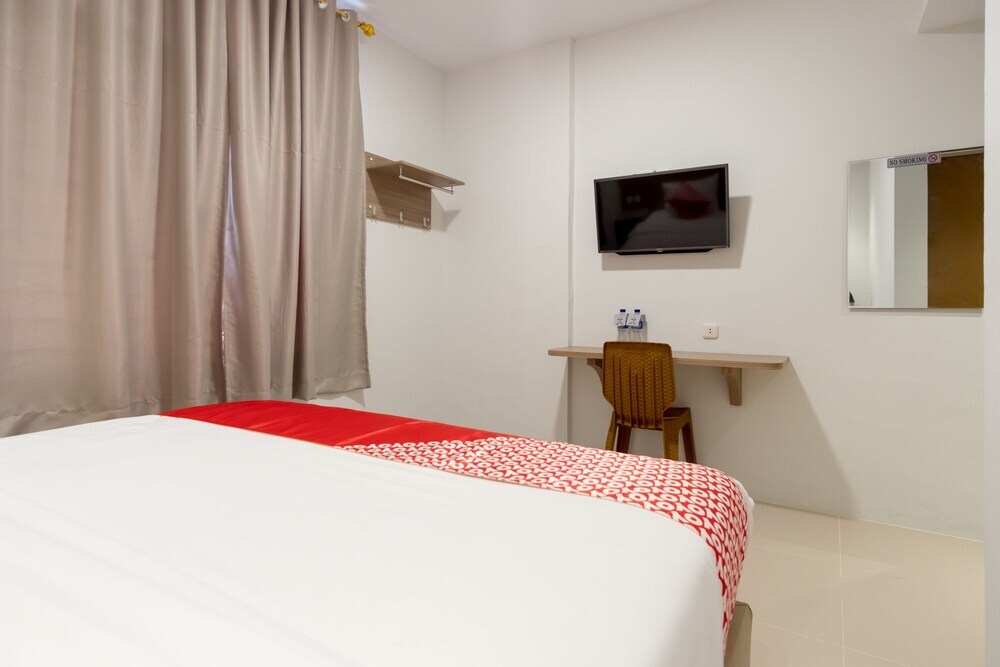 Медан: Kingstone Guest House by OYO Rooms
