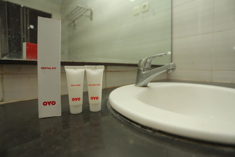 Банджармасин: Hotel Sembilan Sembilan by OYO Rooms