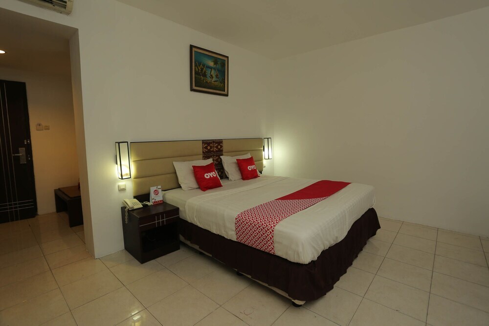 Банджармасин: Hotel Sembilan Sembilan by OYO Rooms