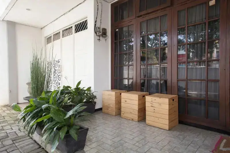 Маланг: Asri Homestay Syariah by RedDoorz