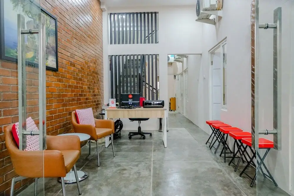 Маланг: Javas Guest House by OYO Rooms