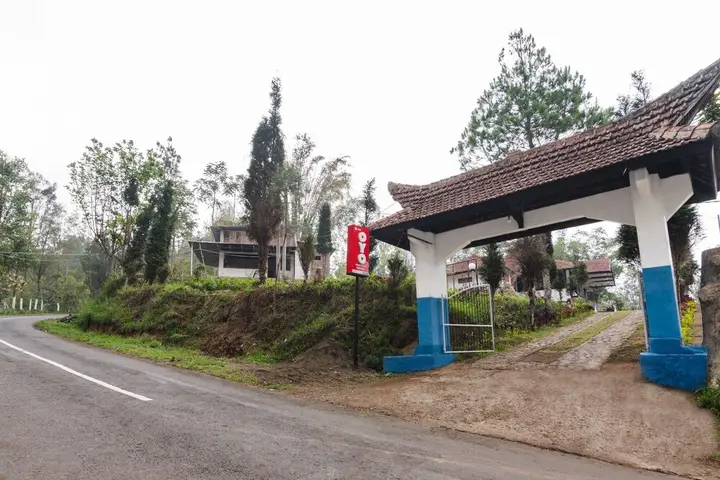 Надисари: Intan Bromo Homestay by OYO Rooms
