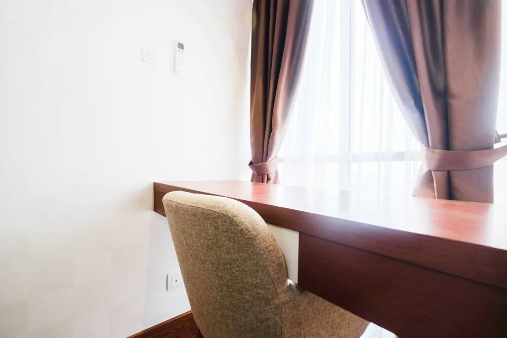 Джакарта: Tifolia Apartment by Travelio