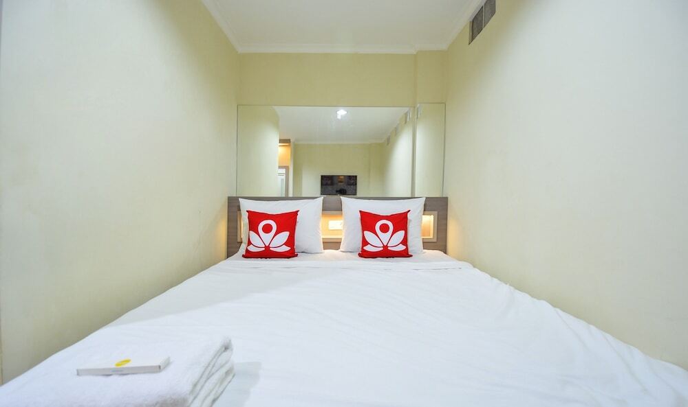 Ethan Hotel Cilincing Plaza by ZEN Rooms — фото 1