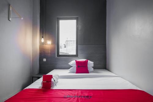 Медан: Reddoorz Plus Near Maimun Palace 2 Medan