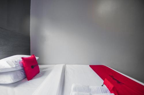 Медан: Reddoorz Plus Near Maimun Palace 2 Medan