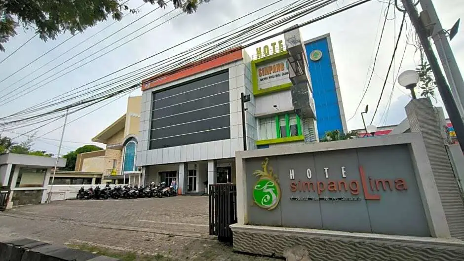 Семаранг: Airy Eco Simpang Lima Ahmad Yani 153 Semarang