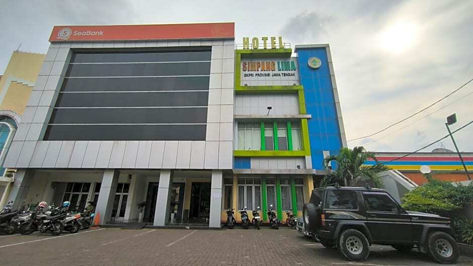 Семаранг: Airy Eco Simpang Lima Ahmad Yani 153 Semarang