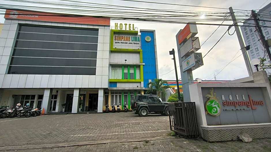 Семаранг: Airy Eco Simpang Lima Ahmad Yani 153 Semarang