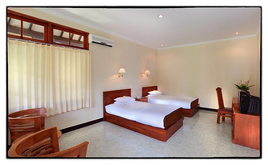 Мангсит: Mascot Beach Resort by OYO Rooms