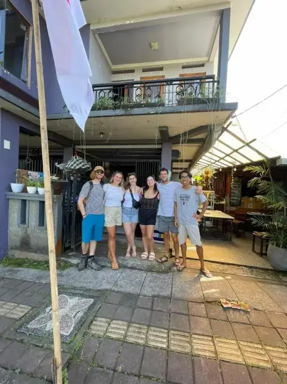 Мундук: Dong Paloh Hostel