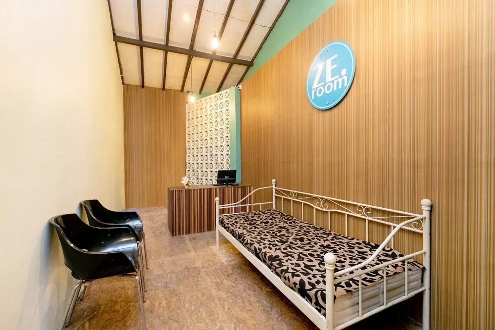 Депок: Ze Room by Oyo Rooms