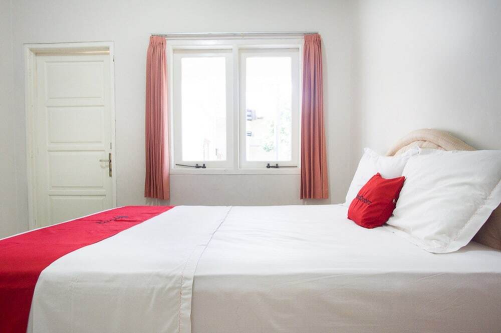 Кедири: Jasmine Kayla Guest House by RedDoorz