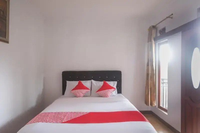 Лембанг: Penginapan Bumi Ahsan 102 Syariah by OYO Rooms