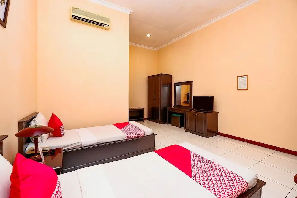 Пурвокерто: Hotel Wijaya by OYO Rooms