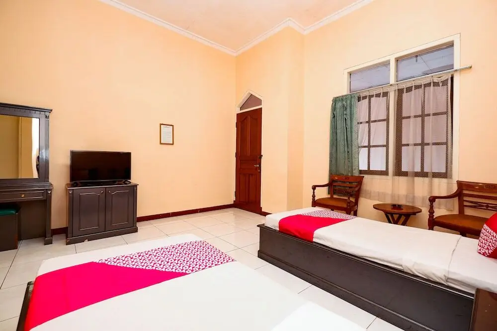 Пурвокерто: Hotel Wijaya by OYO Rooms