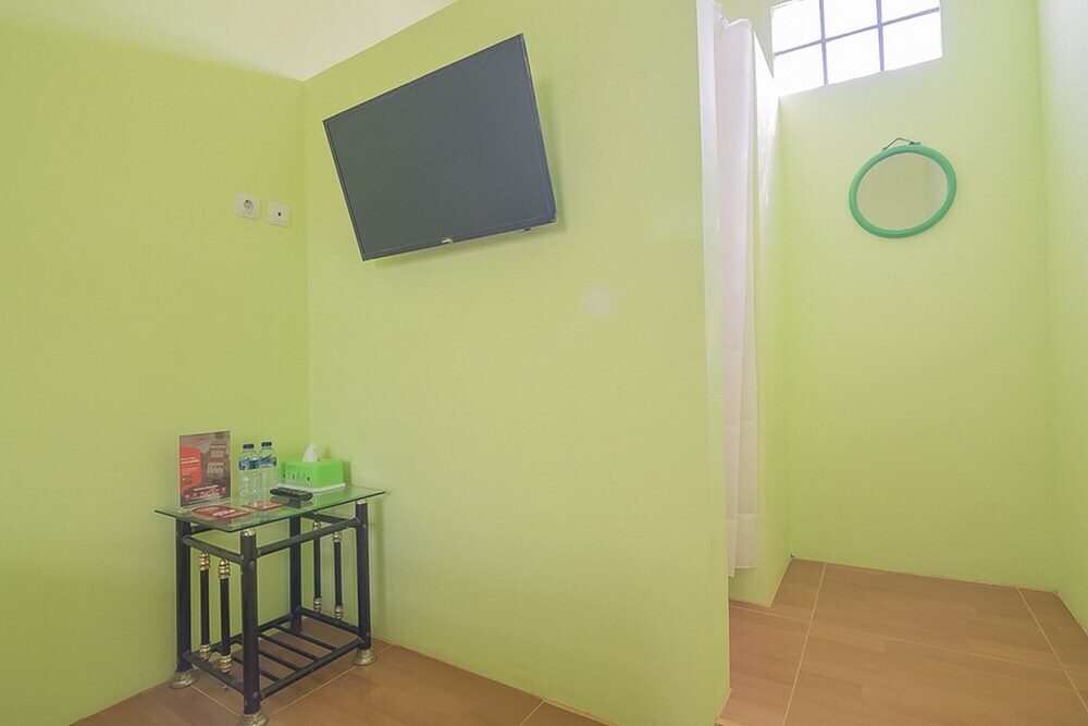 Субанг: Wisma Syariah Melon Paska by RedDoorz