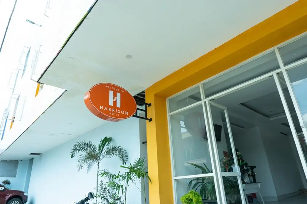Harrison Hotel by RedDoorz — фото 1
