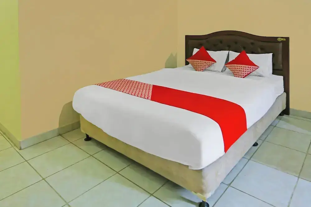 Бекаси: Hotel Danau Indah by OYO Rooms