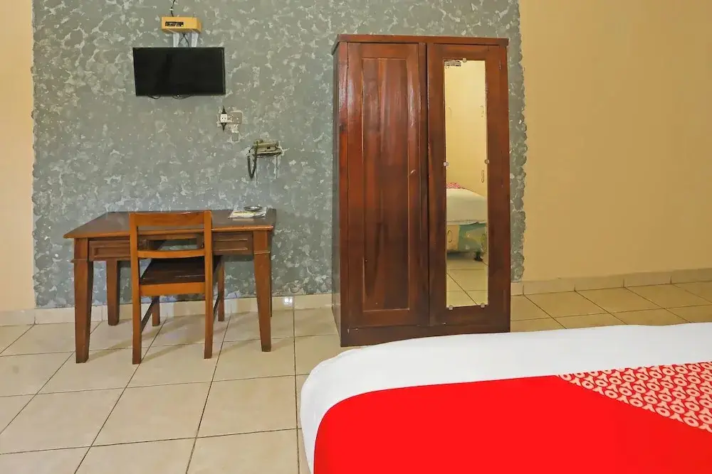 Бекаси: Hotel Danau Indah by OYO Rooms