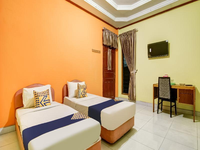 Пеканбару: Hotel Tampan by OYO Rooms