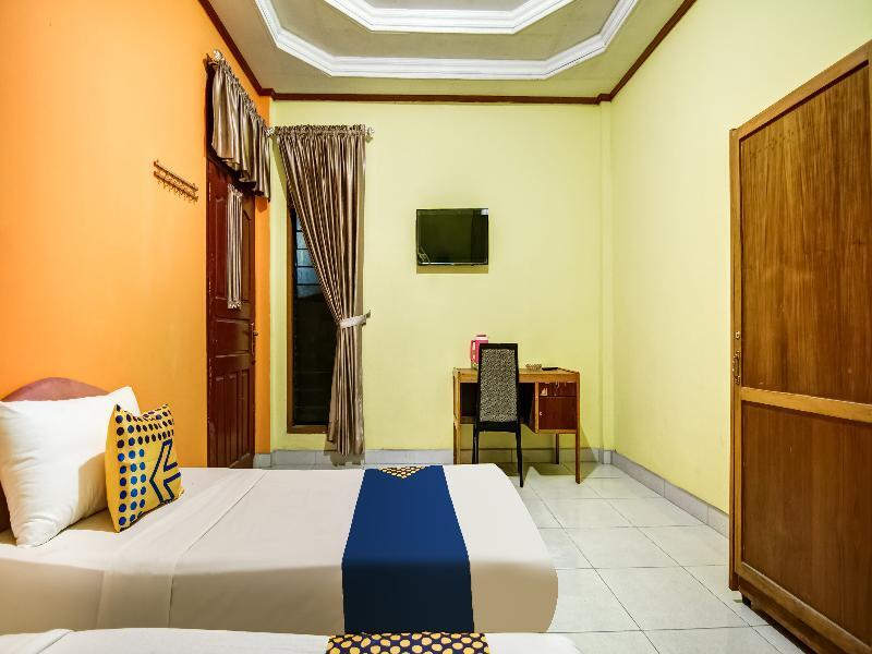 Пеканбару: Hotel Tampan by OYO Rooms