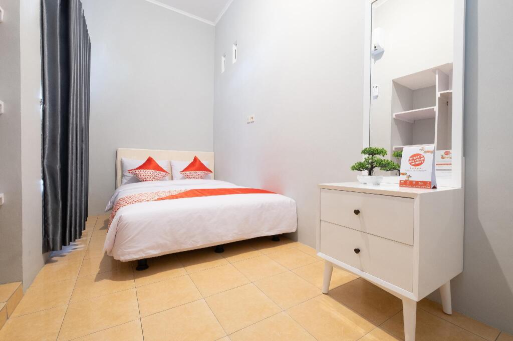 Мертоюдан: Nareswari Guest House by OYO Rooms