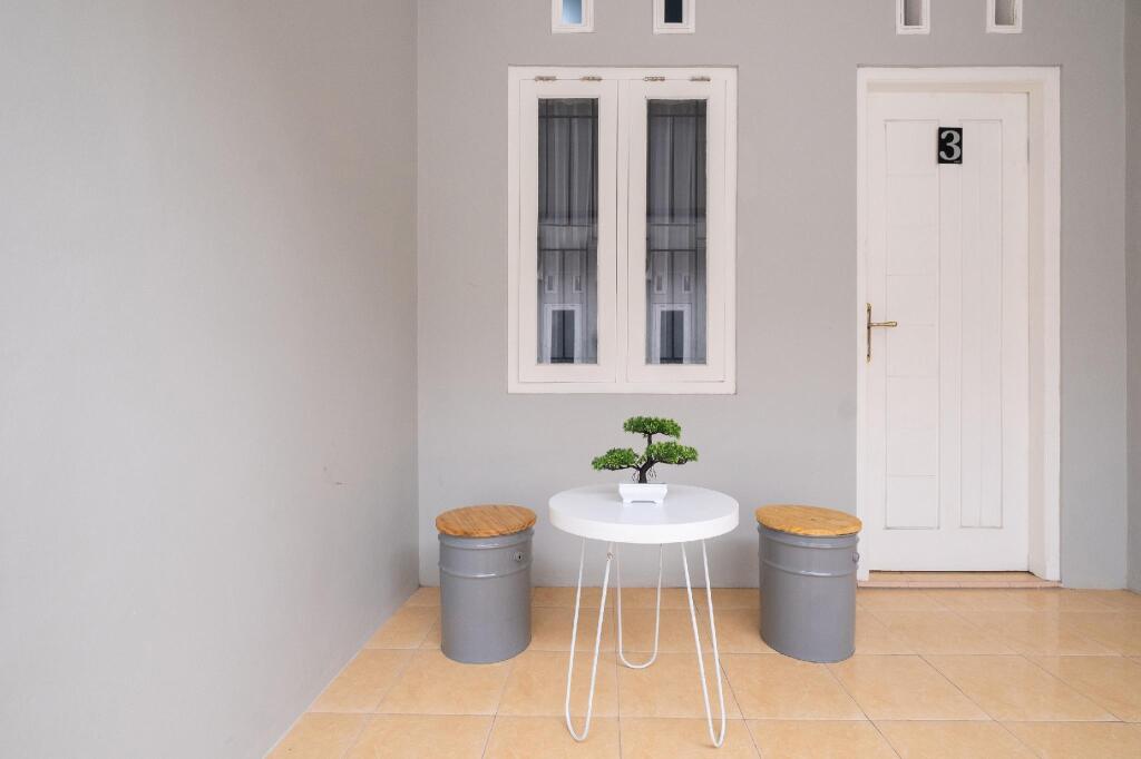 Мертоюдан: Nareswari Guest House by OYO Rooms