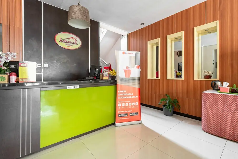Маланг: Hasanah Guesthouse by RedDoorz