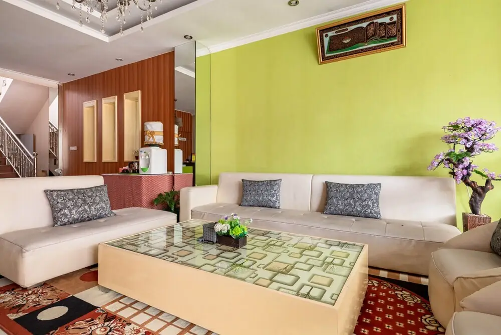 Маланг: Hasanah Guesthouse by RedDoorz