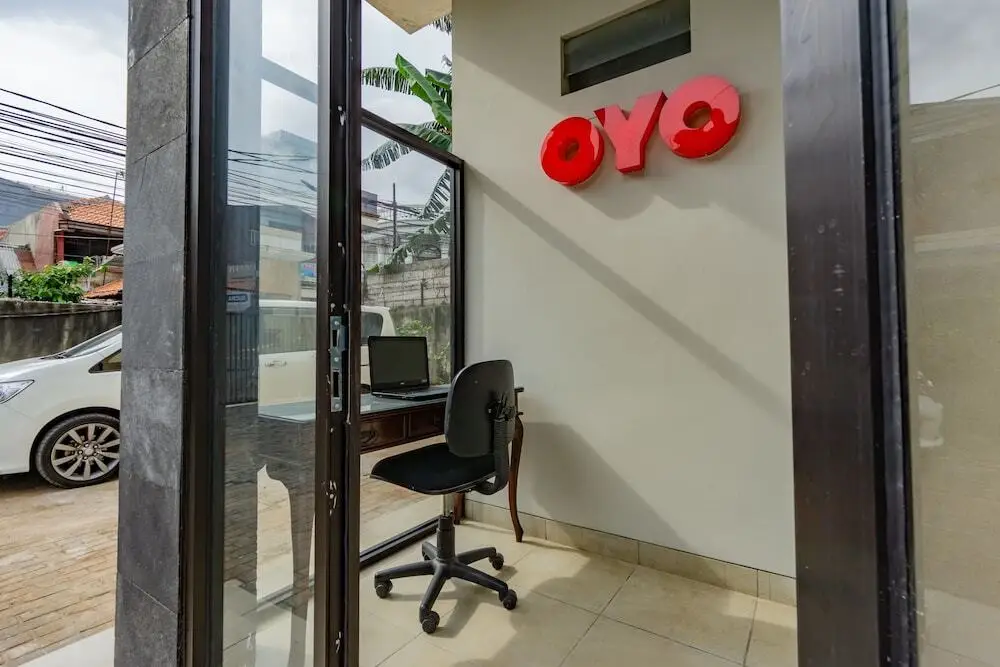 Griya Otista Syariah by OYO Rooms — фото 1