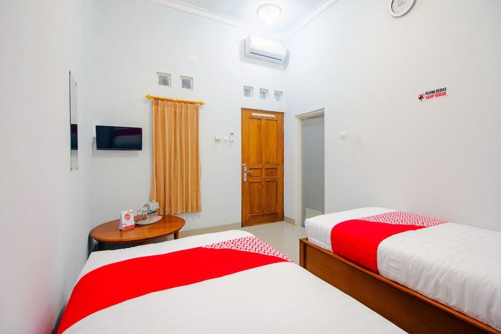 Ngaglik: Permana Guesthouse Syariah by OYO Rooms