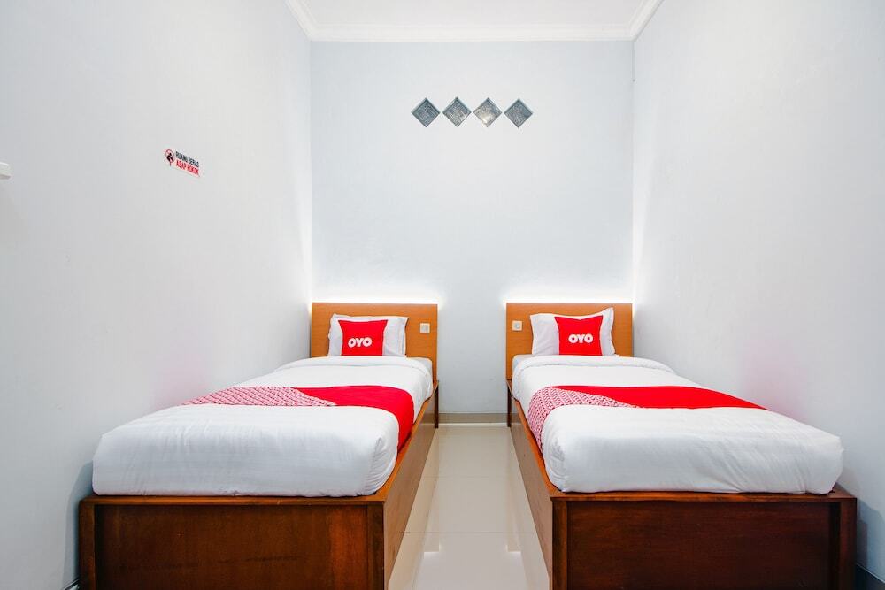 Ngaglik: Permana Guesthouse Syariah by OYO Rooms
