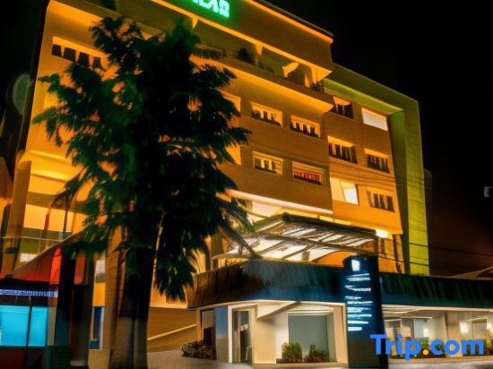 Бондовосо: Grand Padis Hotel