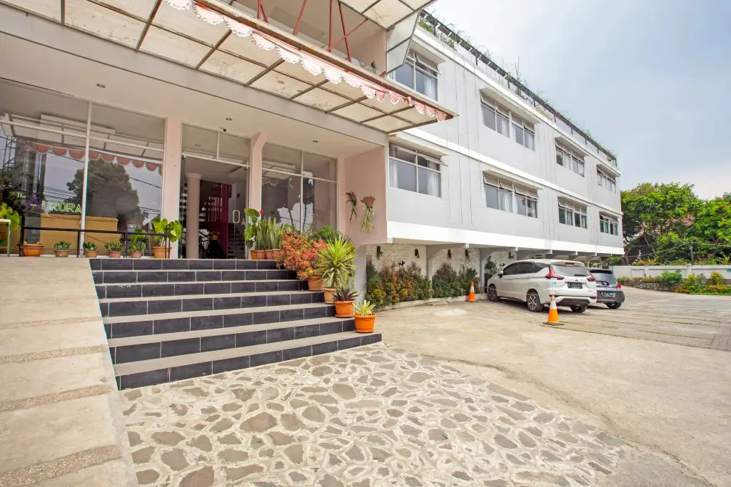 Лембанг: The Aurora Inn Lembang by OYO