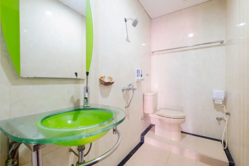 Макассар: Vaccinated Staff - Capital O 3380 Erin Int Hotel