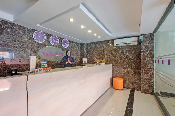 Макассар: Vaccinated Staff - Capital O 3380 Erin Int Hotel