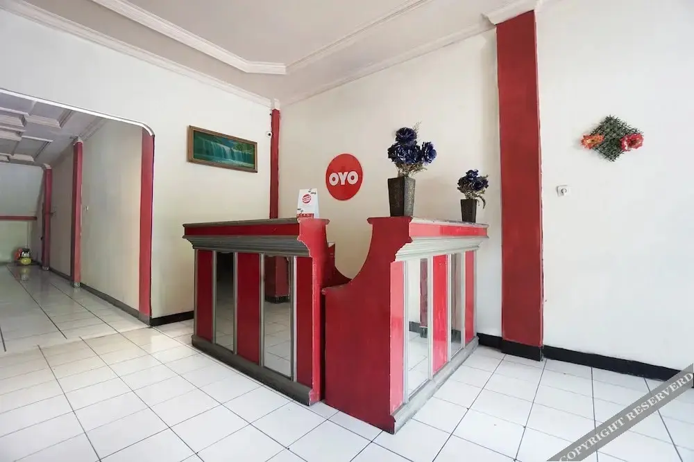 Манадо: Hotel Shangrila by OYO Rooms
