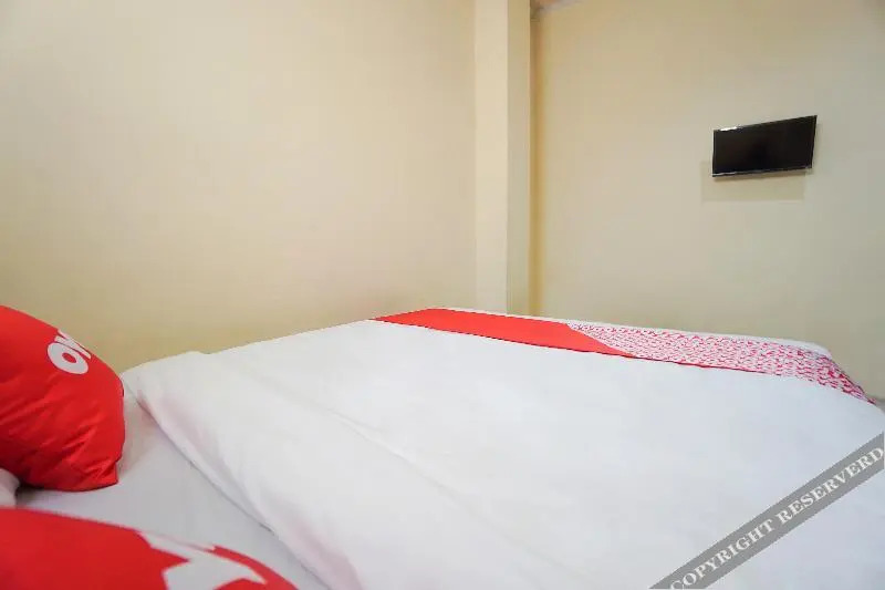 Манадо: Hotel Shangrila by OYO Rooms