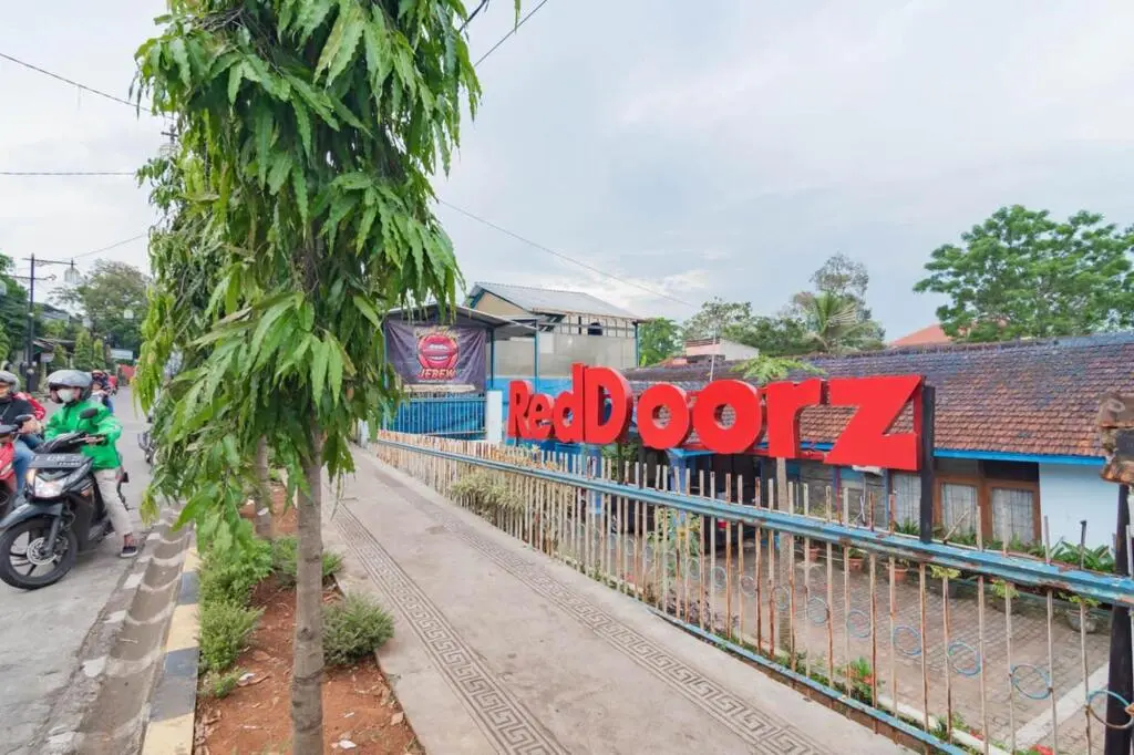 Чианджур: RedDoorz Syariah At Jl Pangeran Hidayatullah Cianjur